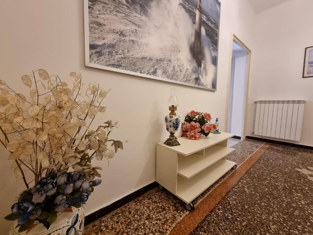 Wow Home 2 - 175 Mq - Posteggio Privato - Davanti Porto Traghetti - Fino A 10 Posti Letto - Balcone Генуя Экстерьер фото